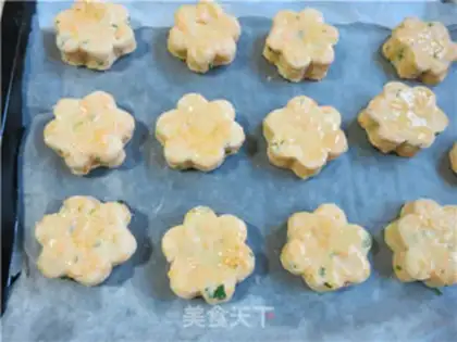 Make Cheda onion scone step 14