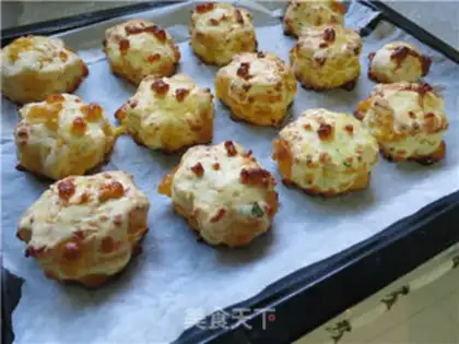 Make Cheda onion scone step 16