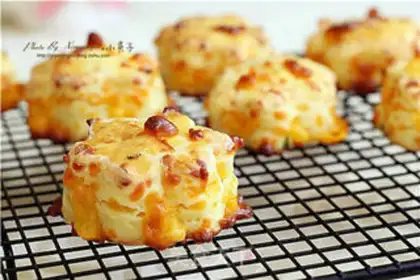Make Cheda onion scone step 17