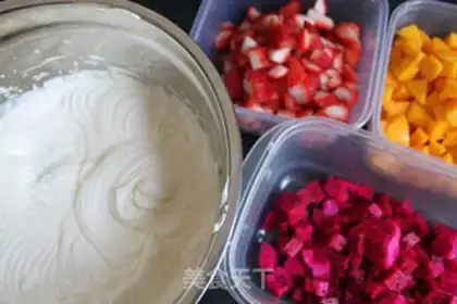 Make Cute, fat fish fruit cake step 9