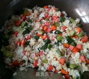Make Cucumber ham and egg fried rice step 7