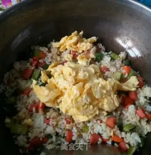 Make Cucumber ham and egg fried rice step 8