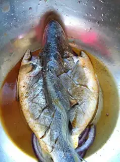 Make Spicy beans roasted all the fish step 2