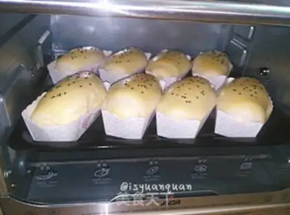 Make Paper box coconut bread step 8