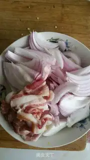 Make Onion fried meat step 0