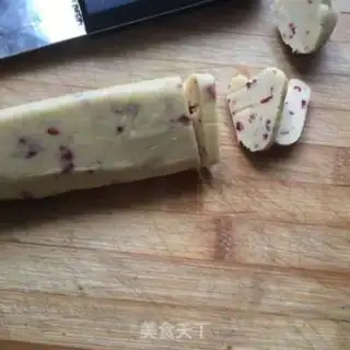 Make Rose cookies step 7