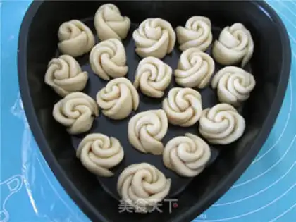 Make Light milk rose bread step 7