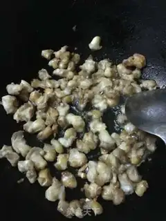 Make Spicy chicken crumbs step 2