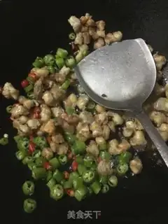 Make Spicy chicken crumbs step 3
