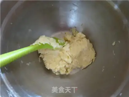 Make Apricot apple pie step 5