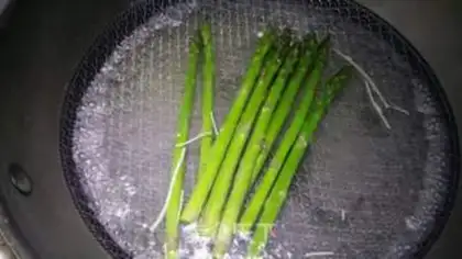 Make Bacon and vegetable cheese rolls step 3