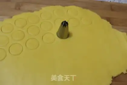Make Button cookies step 5