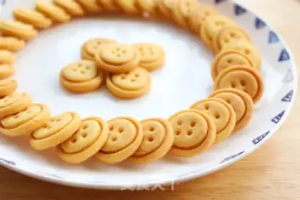 Make Button cookies step 9