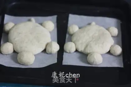 Make A tortoise bread step 3
