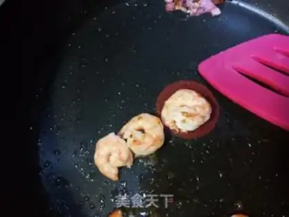Make Pineapple rice step 3