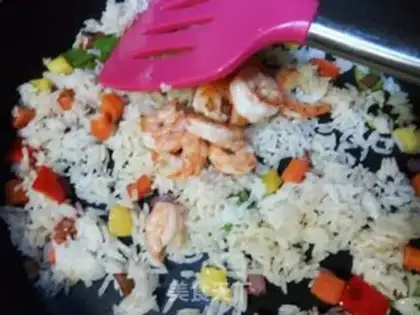 Make Pineapple rice step 6