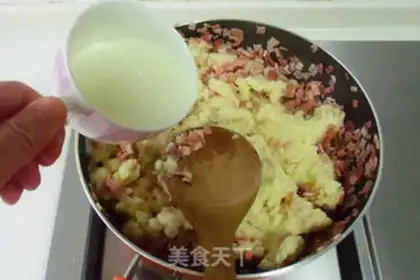 Make Bacon cheese mashed potatoes step 5