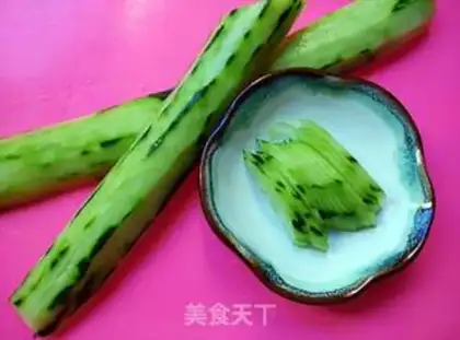 Make Ham sausage and cucumber step 1