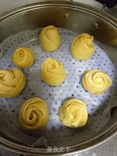 Make Yellow rose bun step 8