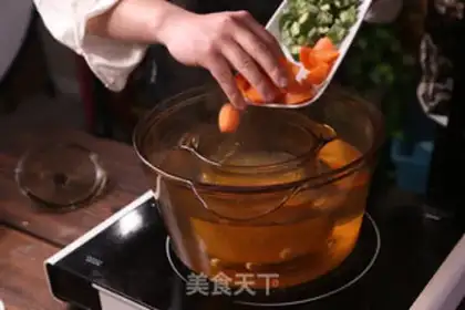Make Autumn chicken soup step 3
