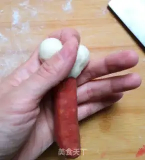 Make Dogs eat bone sausage bread step 5
