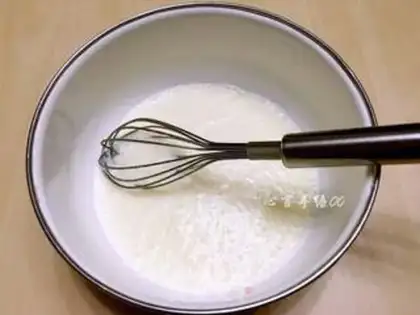 Make A flower with tea cake step 1