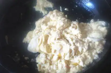 Make Tomato egg noodles step 1