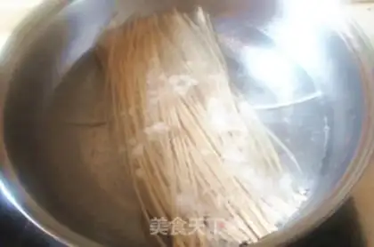 Make Tomato egg noodles step 2