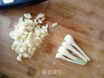 Make Garlic fan sap step 4