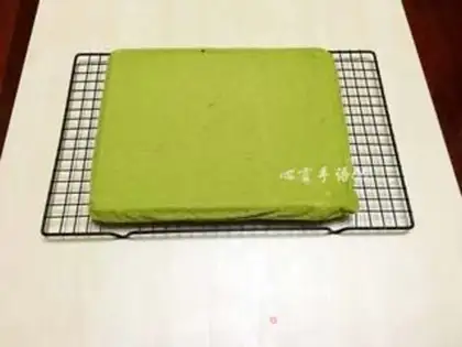 Make A flower with tea cake step 7