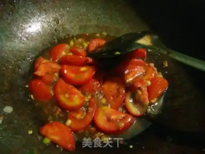 Make Tomato fried eggs step 4