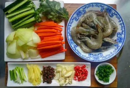 Make Dry pot spicy Ecuadorian shrimp step 2
