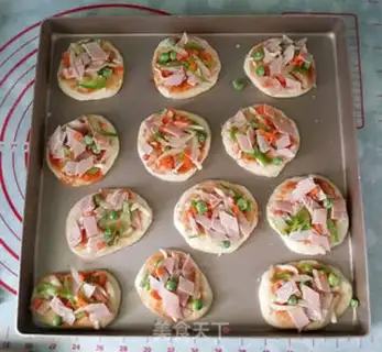 Make Mini ham pizza step 12