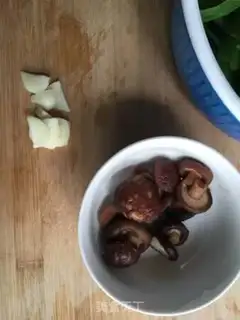 Make Pelican mushrooms step 1