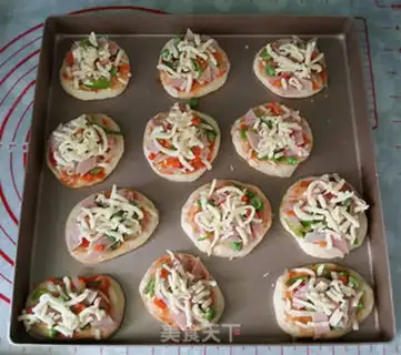 Make Mini ham pizza step 13