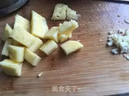 Make pineapple shrimp ball step 1