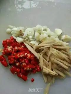 Make Spicy chicken feet step 1