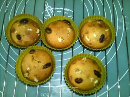 Make Xinjiang Bahari cake step 11