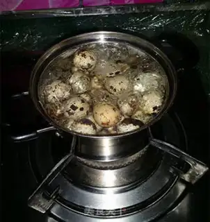 Make Five quail eggs step 1