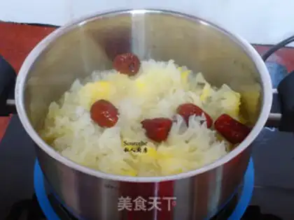Make Silver ear fish soup step 2
