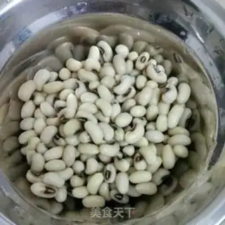 Make Chicken with beans step 0