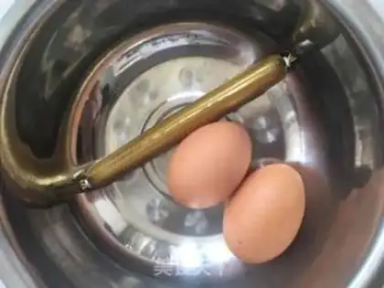 Make Cream eggs and ham pie step 1