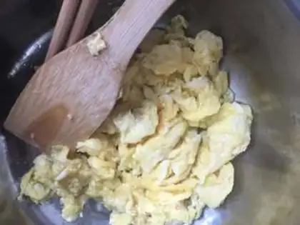 Make Cream eggs and ham pie step 2