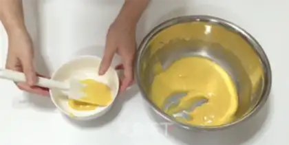Make Dragon-cat-colored cake roll step 4