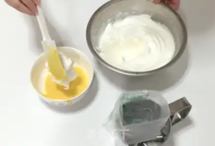 Make Dragon-cat-colored cake roll step 6