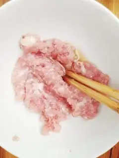 Make Bean petal mushroom sauce step 1