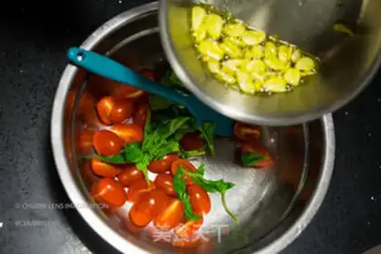 Make Roller tomato noodles step 3