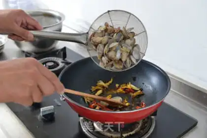 Make Flaming clams step 3