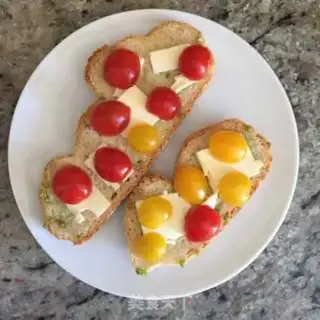 Make Shoes pizza step 4