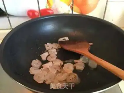 Make Pineapple shrimp rice step 3